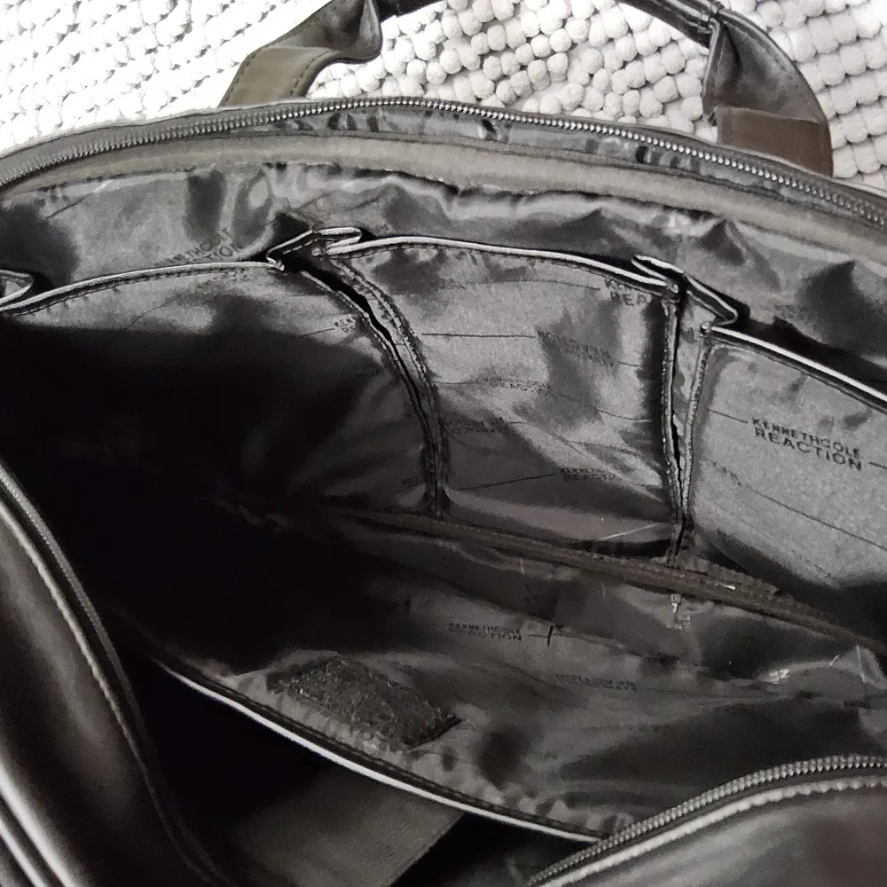 Preloved Kenneth Cole Reaction Black Laptop bag/ Briefcase Professional Design